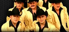 Los Huracanes del Norte - trajes gruperos Tajimaroa